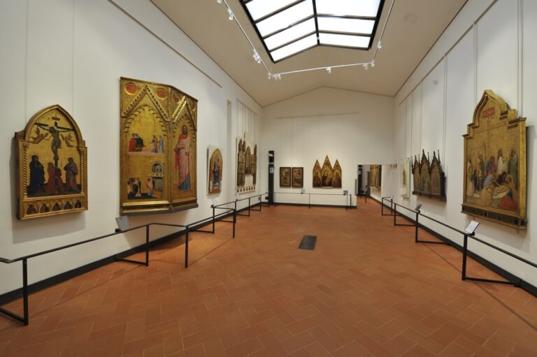 La Sala 5 dei Primitivi agli Uffizi Da Giotto a Cimabue, a Simone Martini: ecco le immagini delle nuove sale dei Primitivi agli Uffizi di Firenze