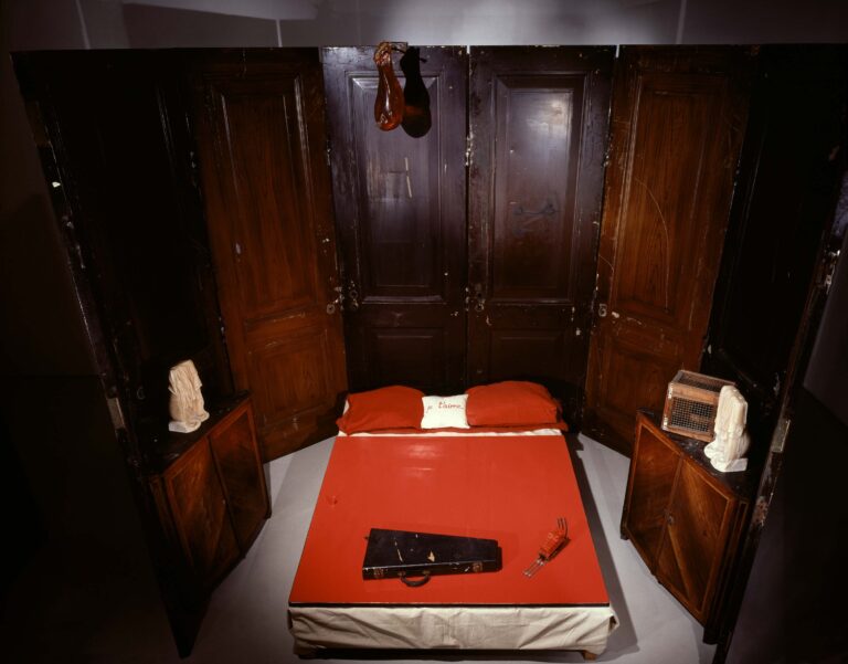 Louise Bourgeois, Red Room (parents) - photo Maximilian Geuter
