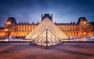 Riapre il Louvre dopo la chiusura per il rischio esondazione. In 5 giorni persi 1,5 milioni di euro di biglietti