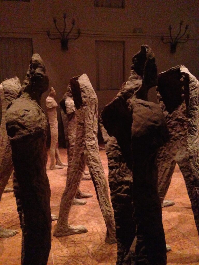 Magdalena Abakanowicz Isola di San Giorgio Venezia 4 Immagini in anteprima della grande installazione che riporta a Venezia Magdalena Abakanowicz. Una tragica e umana coreografia, da vedere sull'Isola di San Giorgio