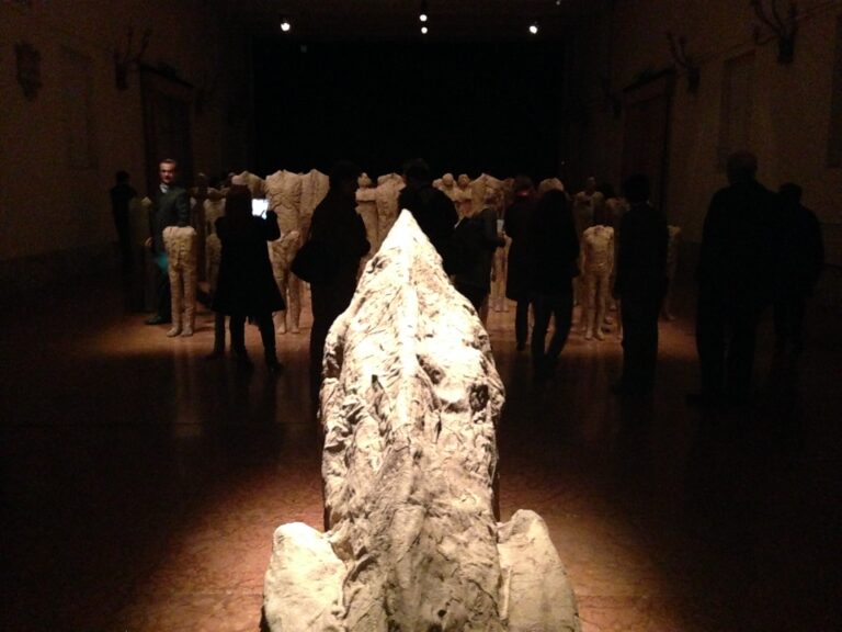 Magdalena Abakanowicz Isola di San Giorgio Venezia Immagini in anteprima della grande installazione che riporta a Venezia Magdalena Abakanowicz. Una tragica e umana coreografia, da vedere sull'Isola di San Giorgio