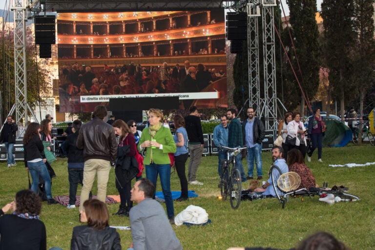 Palermo La Cavalleria Rusticana a Piazza Magione foto® Rosellina Garbo 6 L’opera lirica sul prato. Il Teatro Massimo di Palermo e la Cavalleria Rusticana nel cuore della Kalsa: riqualificare con la cultura?