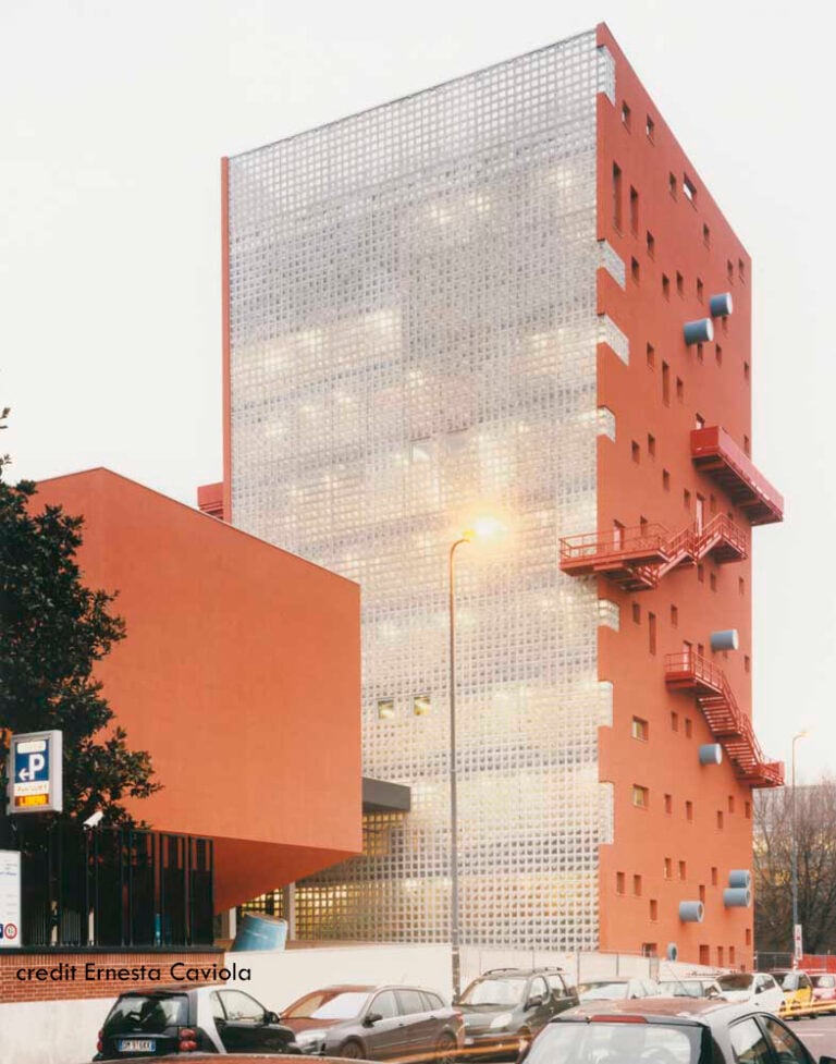 TORRE@credit ERNESTA CAVIOLA Una nuova sede per lo IULM di Milano. Lo firma lo studio 5+1AA. E nello spazio arte si inaugura una mostra di Fabrizio Plessi