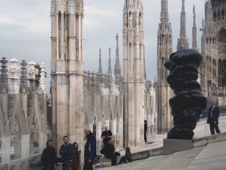 Tony Cragg, Luke, 2008, fibra di carbonio. Terrazze del Duomo di Milano, 16 aprile 2015