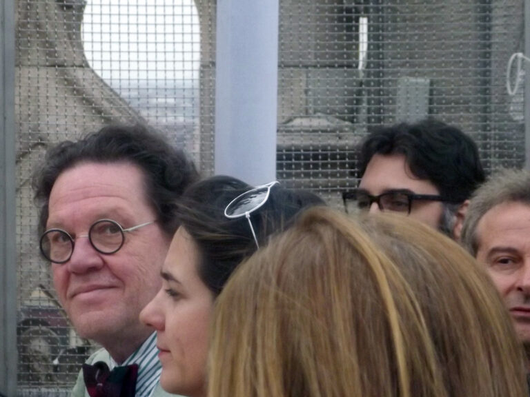 Philippe Daverio assiste alla presentazione delle sculture di Tony Cragg esposte sulle Terrazze del Duomo di Milano, 16 aprile 2015