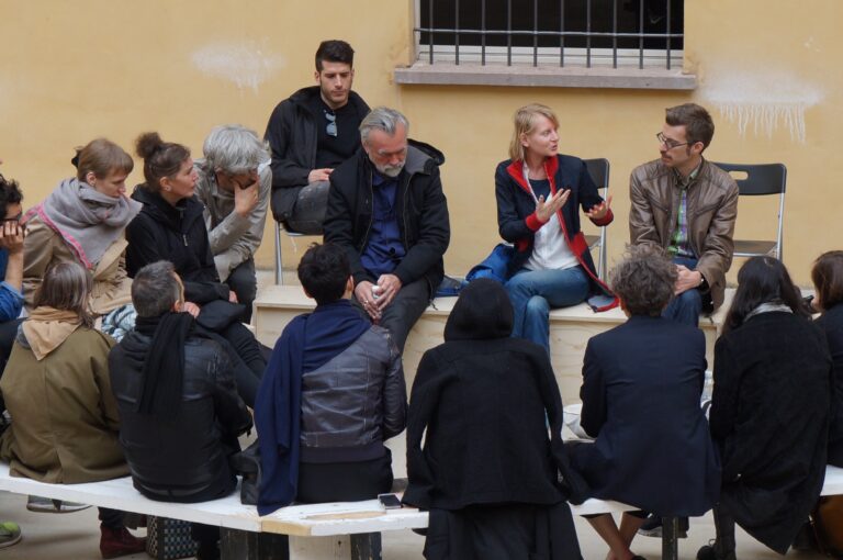 public talk 2 Si chiude a Bologna Live Arts Week IV. Un turbinio di corpi, luci e suoni fra MAMbo ed ex Ospedale dei Bastardini. Immagini e video