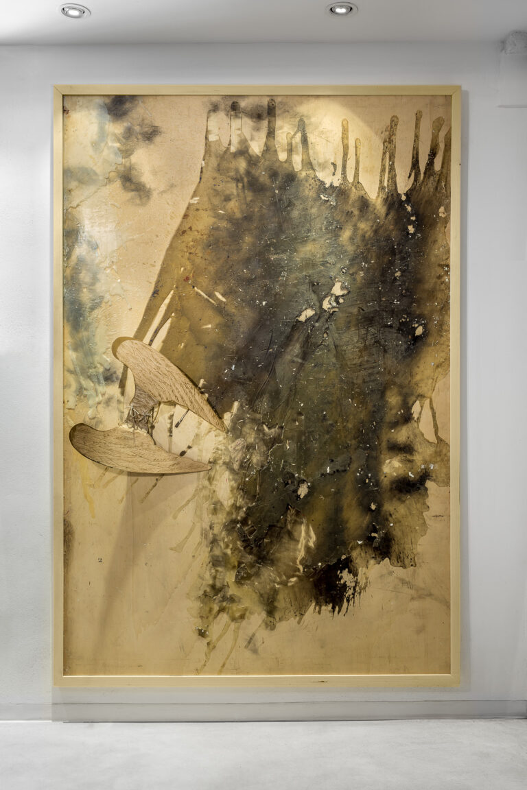 Maurizio Pellegrin, The wing, 2011, cera e oggetti su legno; 230 x 155 cm Photo Enrico Fiorese