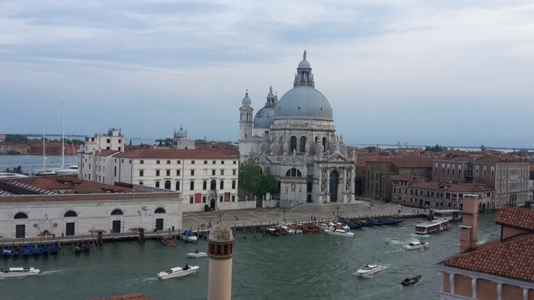 Absolut Art Award Bauer Venezia 4 Venezia Updates: Frances Stark e lo scrittore Mark Godfrey vincono l'Absolut Art Award. Festa in terrazza all’hotel Bauer, ecco com’è andata