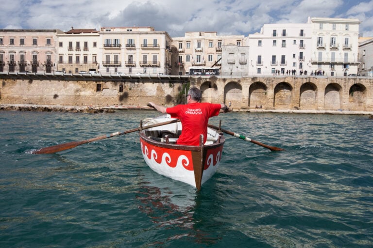 Alessandro Bulgini, Primo tentativo di spostare l'isola (Taranto Opera Viva, 2015)