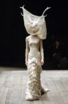 Alexander McQueen, Tulle and lace dress with veil and antlers - Widows of Culloden - AW 2006-07