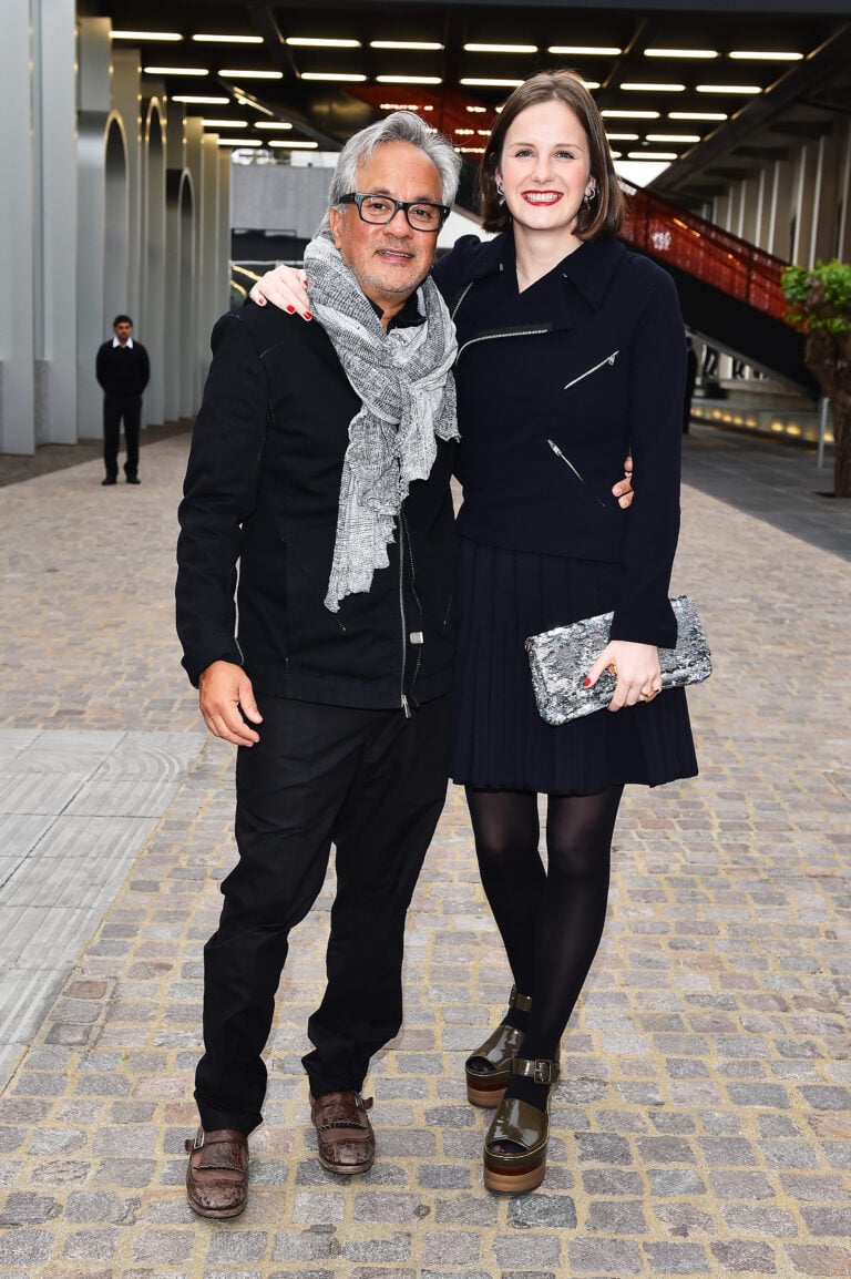 Anish Kapoor e Sophie Walker alla Fondazione Prada foto Stefania DAlessandro Getty Images per Fondazione Prada La festa del secolo a Milano. Da Jeff Koons a Nicholas Serota, da Damien Hirst a Glenn D. Lowry, con il tocco ufficiale di Matteo Renzi: ecco chiccera al party per la Fondazione Prada