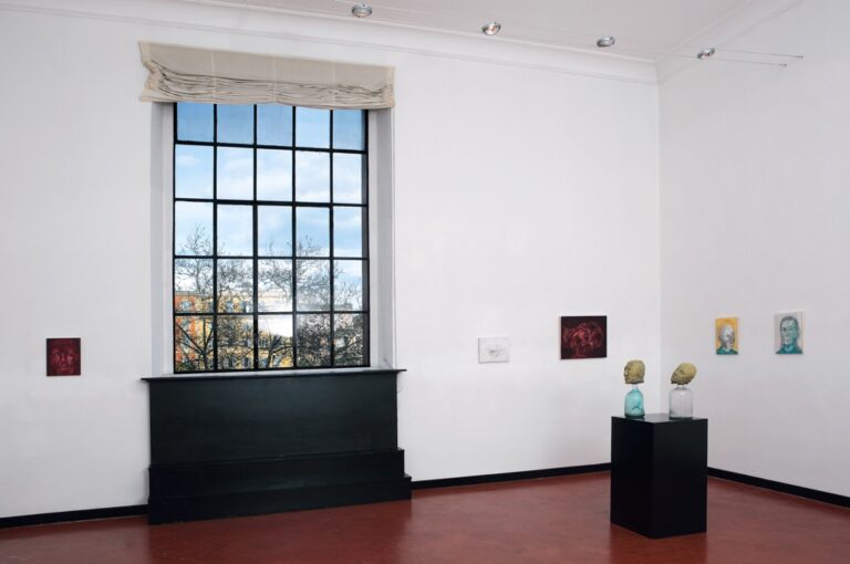 Avish Khebrehzadeh – Red, White, and not Blue - veduta della mostra presso lo Studio SALES di Norberto Ruggeri, Roma 2015