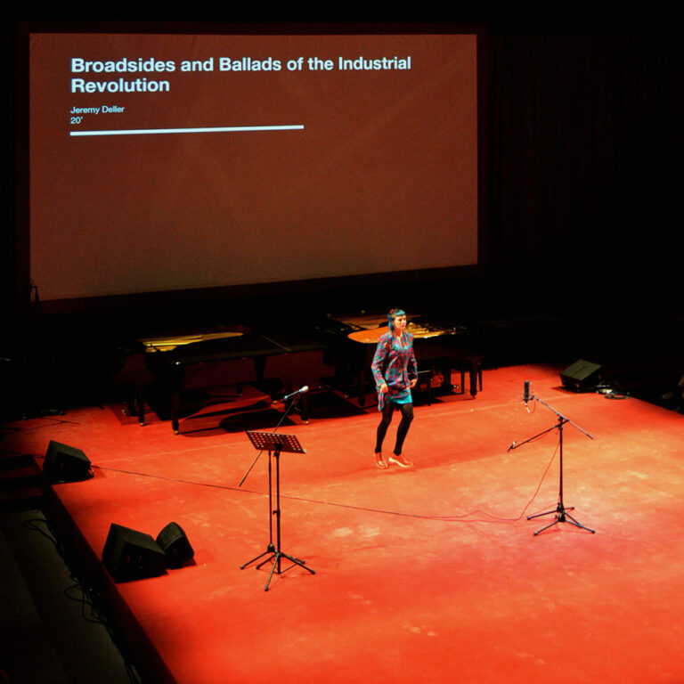 Biennale di Venezia 2015 - Una delle performance nell'Arena, Padiglione Centrale - photo Alessandro Zorzetto