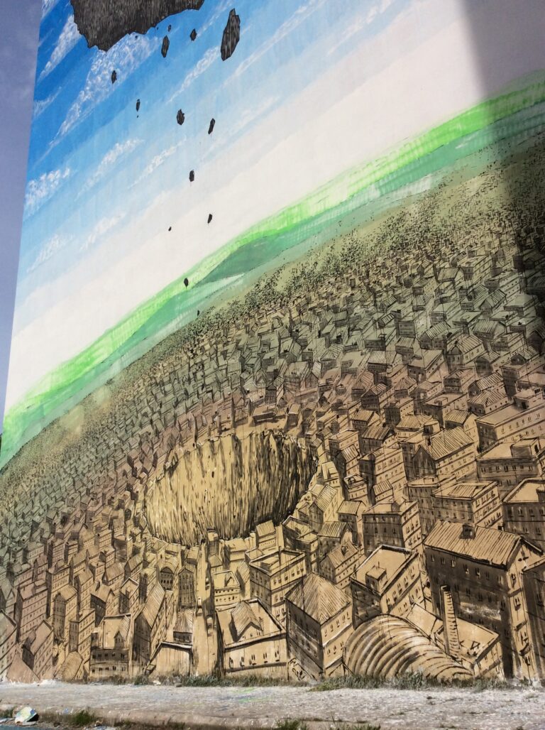 Blu il murale per Draw the Line 2015 a Campobasso 2 Quell’arcobaleno scavato nella roccia. Nuovo murale di Blu a Campobasso, per Draw the Line 2015. In memoria dell’amico Sopa