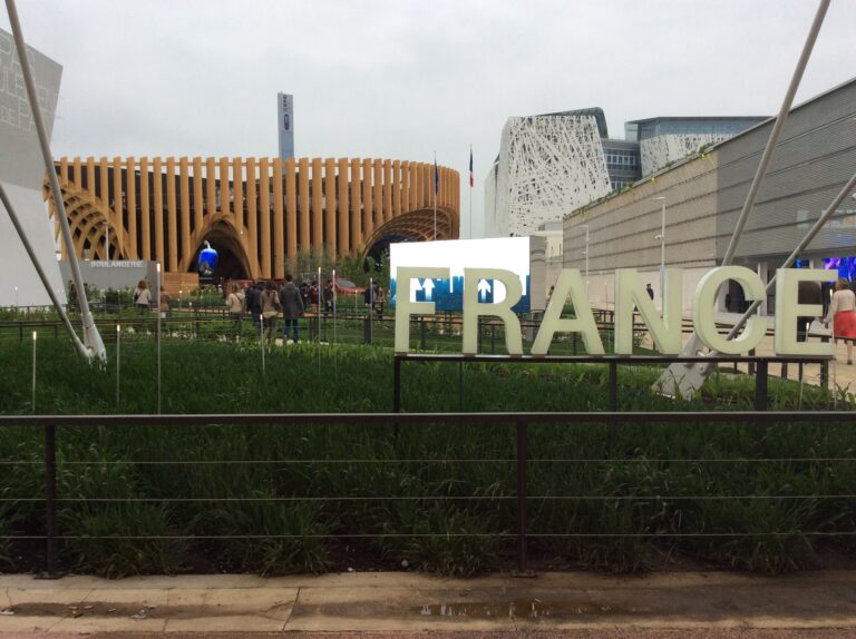 Expo 2015 Padiglione Francia Expo updates: dalla Polonia alla Francia, all'Irlanda, orti e giardini pensili tra architetture di legno e acciaio