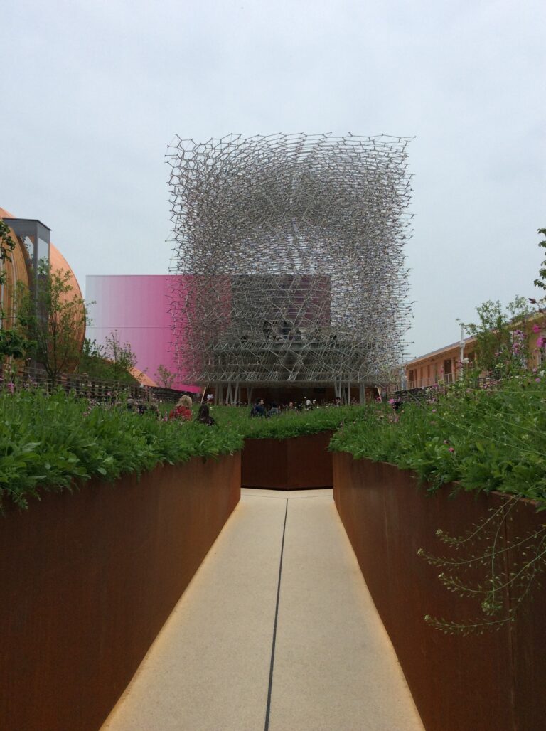 Expo 2015 Padiglione Gran Bretagna e1430550828295 Expo updates: dalla Polonia alla Francia, all'Irlanda, orti e giardini pensili tra architetture di legno e acciaio