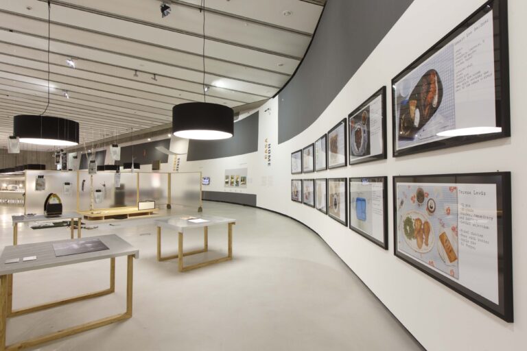 Food. Dal cucchiaio al mondo - veduta della mostra al Maxxi, Roma 2015 - photo Musacchio Ianniello