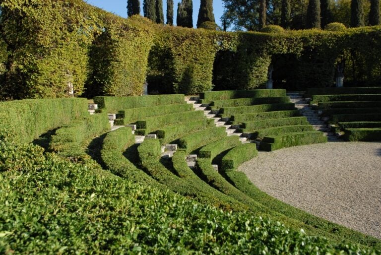 Giardino Rizzardi a Pojega - particolare delle gradinate del Teatro di verzura