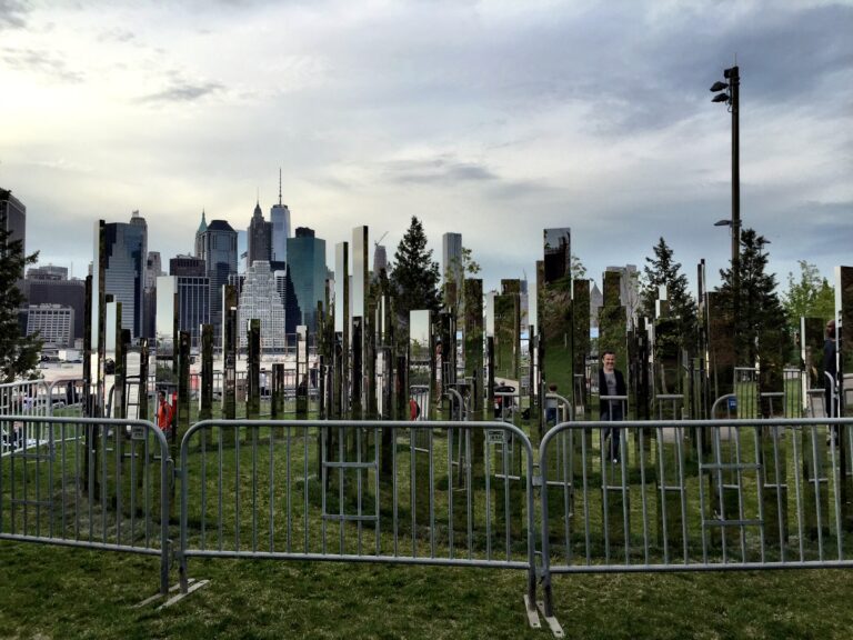 Jeppe Hein Brooklyn Bridge Park New York 5 New York Updates: il Public Art Fund porta Jeppe Hein nel nuovo Brooklyn Bridge Park. Panchine fluo per sedersi a guardare Manhattan