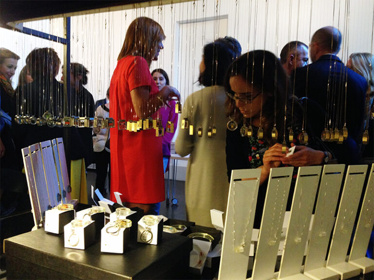 Midorj CorteCircuito Corte 28 maggio2915 1 Presentati a Roma i gioielli artigianali Midorj, vincitori del premio Maker Faire Blue Ribbon. Dove? Nello spazio di Corte, il coworking che ha vinto lo YAP MAXXI 2015