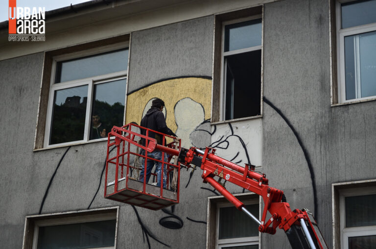 Street art a scuola. Mr. Klevra dipinge la facciata dell’Istituto Confalonieri di Campagna. Un’immagine sacra, in memoria di uomini che conobbero il sacrificio