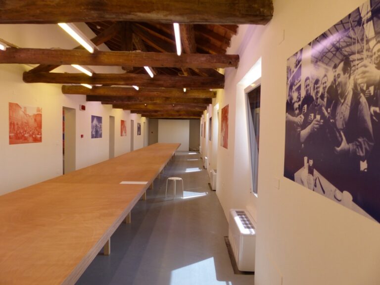 NOI - veduta della mostra al Palazzo dei Musei, Reggio Emilia 2015 - allestimento di Francesco Librizzi