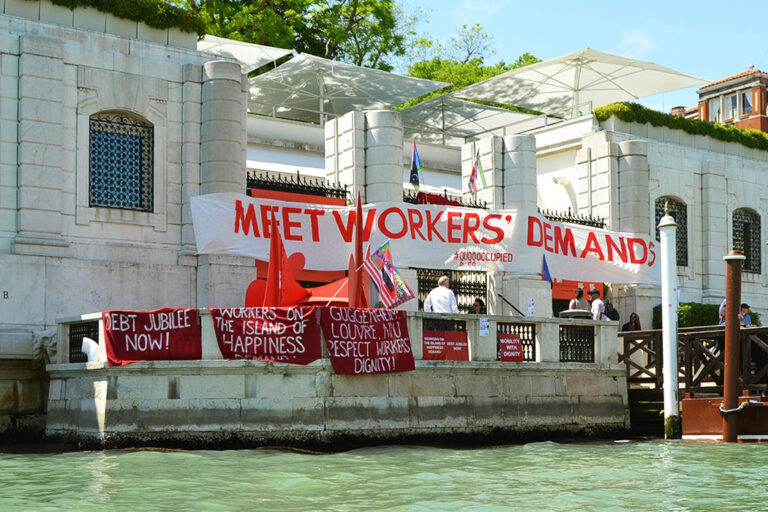 Occupazione del terrazzo del Guggenheim - photo Alessandro Zorzetto