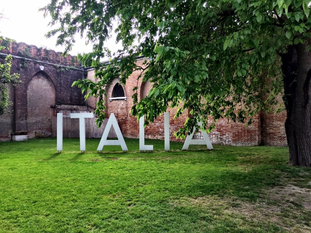 Il Padiglione Italia alla Biennale di Venezia è un’opportunità per gli artisti?