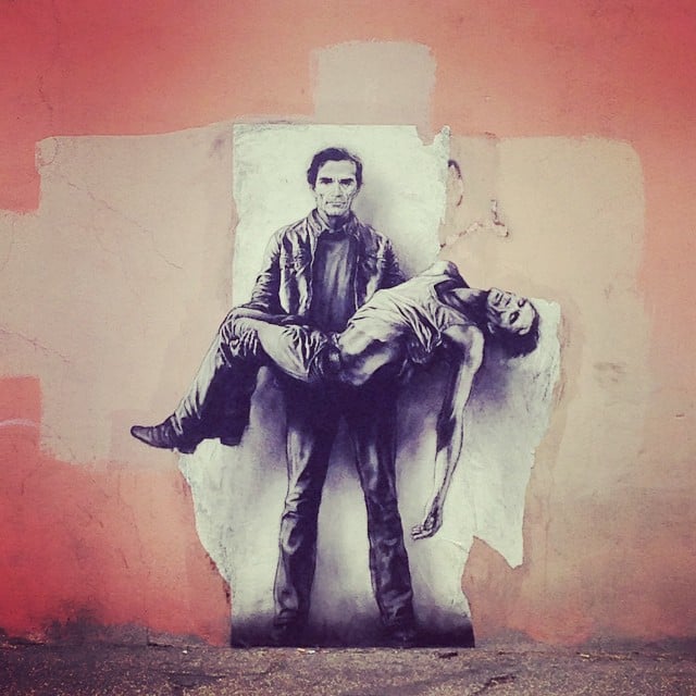 Pasolini Pietà Roma 2015 La Pietà secondo Pier Paolo Pasolini. L’opera di street art, moltiplicata per Roma, appartiene al grande artista francese Pignon. Ed è già vandalizzata