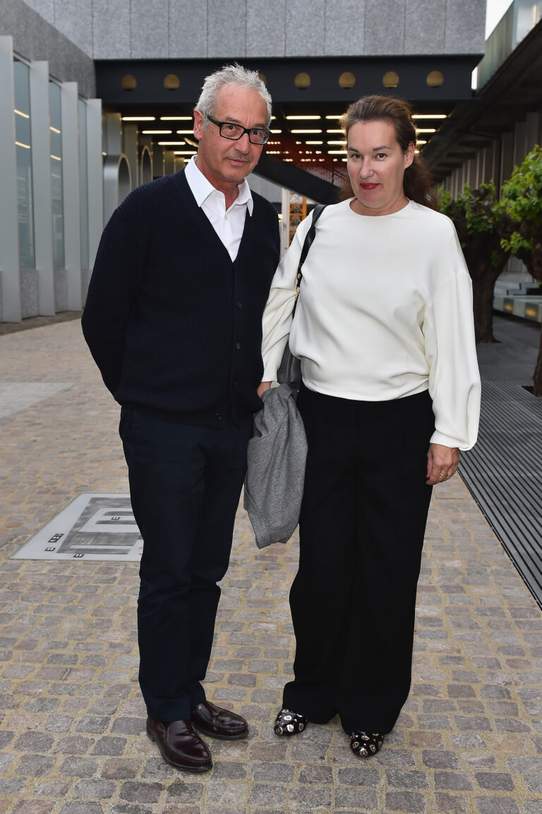 Peter Fischli e Madlaina Fishli alla Fondazione Prada foto Stefania DAlessandro Getty Images per Fondazione Prada La festa del secolo a Milano. Da Jeff Koons a Nicholas Serota, da Damien Hirst a Glenn D. Lowry, con il tocco ufficiale di Matteo Renzi: ecco chiccera al party per la Fondazione Prada