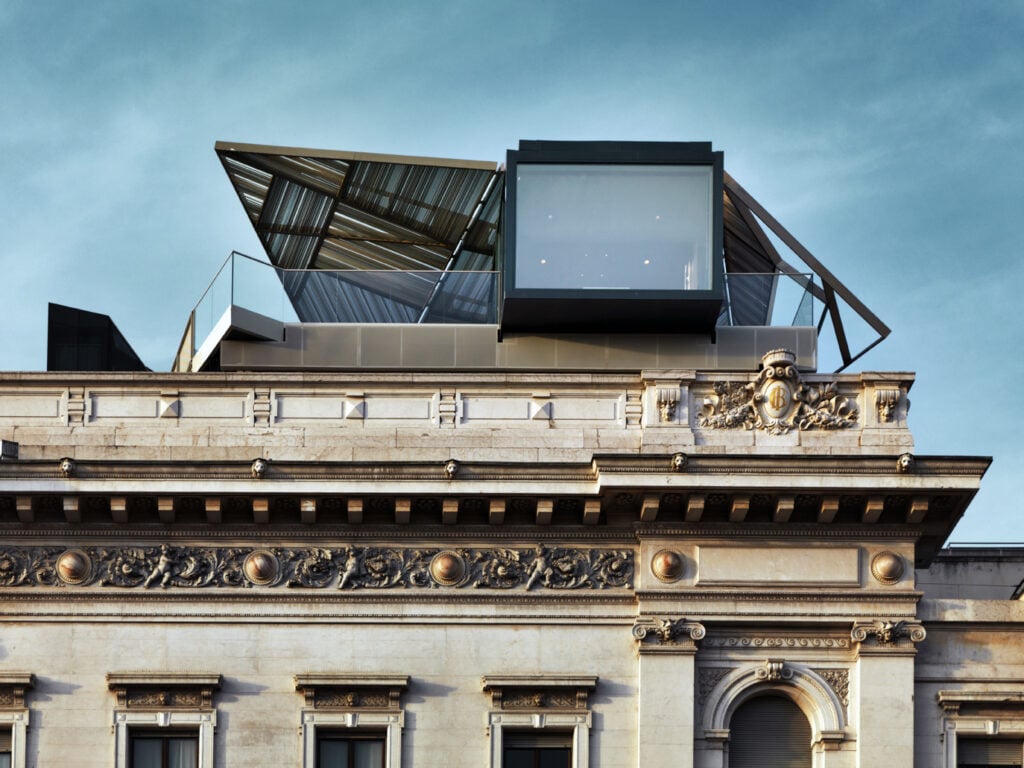 Il “teatro gastronomico ambulante” di Park Associati. Ecco le immagini di Priceless Milano, l’esclusivo temporary restaurant sul tetto delle Gallerie d’Italia