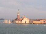 San Giorgio dalla terrazza di Ca Giustinian Venezia Updates: la quiete prima della Biennale. Baratta e Enwezor accolgono giornalisti e critici prima del via, ecco chiccera al party a Ca' Giustinian