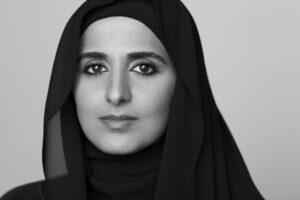 Premio StellaRe alla Sheikha Al Mayassa per la filantropia. Premiazione alla Fondazione Sandretto con anello firmato Cattelan