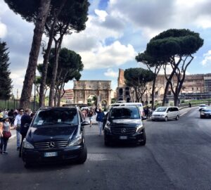 Uber per i monumenti. Il Tribunale blocca Uber Pop ma in tutta risposta la app californiana lancia Uber Tour a Roma. Ecco di cosa si tratta