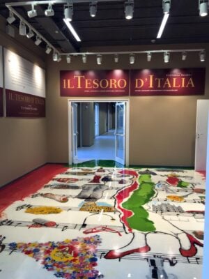 L’Expo di Eataly firmata da Vittorio Sgarbi. Ecco qualche immagine della mostra Il tesoro d’Italia, allestita nel megapadiglione di Farinetti