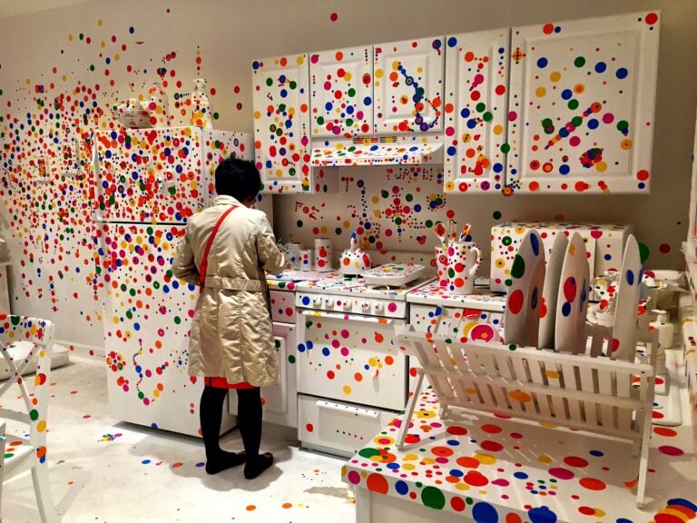 Yayoi Kusama da David Zwirner New York 2015 New York Updates: a Chelsea tutti a giocare con Yayoi Kusama. Nel Lower East inaugura la nuova Feuer/Mesler gallery. Inizia la settimana di Frieze