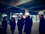 Aaron Sprecher & studenti in visita al cantiere della nuova Confluence – Institute for Innovation and Creative Strategies in Architecture