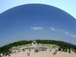 Anish Kapoor Versailles Sky Mirror 2013 Courtesy Kapoor Studio Kamel Mennour e Lisson Gallery 1 © Silvia Neri Anish Kapoor a Versailles, ecco le immagini in anteprima. Sei grandi sculture in dialogo con i giardini del castello sempre più aperto al contemporaneo