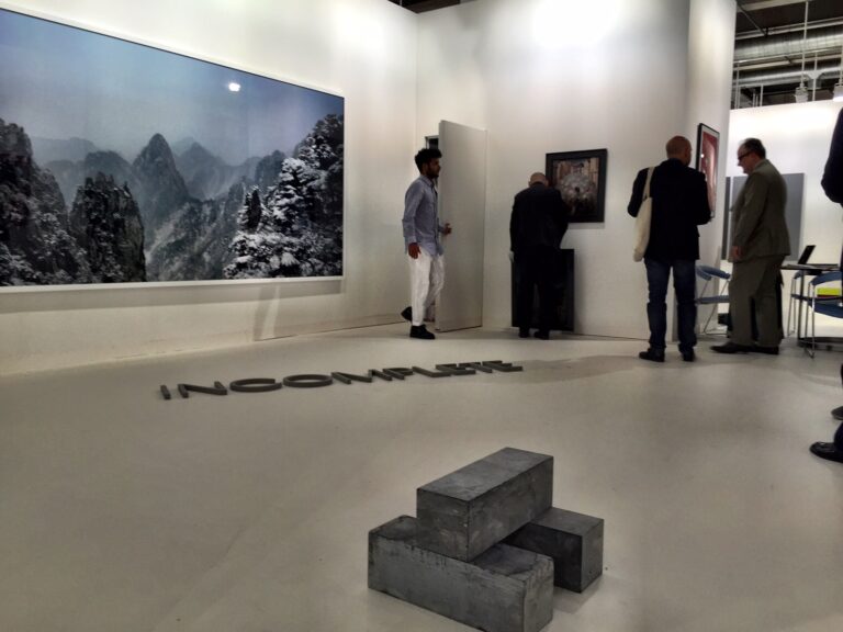 Art Basel 2015 Basilea 10 Basel Updates: immagini dalla regina delle fiere. "Already sold" spesso pronunciato dai galleristi di Art Basel: vendite elevate anche per le generazioni più recenti