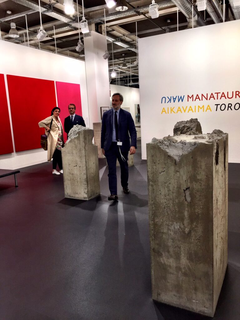 Art Basel 2015 Basilea 121 Basel Updates: immagini dalla regina delle fiere. "Already sold" spesso pronunciato dai galleristi di Art Basel: vendite elevate anche per le generazioni più recenti