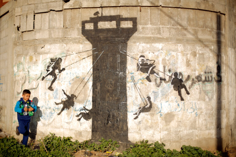 Banksy a Gaza 2 Benvenuti all'inferno. Gaza, Banksy e il parkour tra le macerie