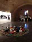 Biennale Italia Cina Mastio Cittadella Torino Dario Neira sulla sx Immagini dall'opening della Biennale Italia-Cina, che inaugura a Torino il nuovo spazio del Mastio della Cittadella. 100 artisti, anche all'Arca di Vercelli e a Serralunga d’Alba