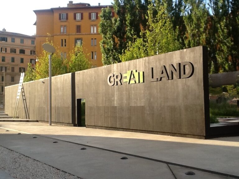 Corte Great Land YAP Maxxi 2015 1 e1435217120634 Immagini e videointervista dalla preview di Great Land, il progetto di Corte per lo YAP Maxxi 2015. Prati e colline per l'estate romana in Piazza Boetti