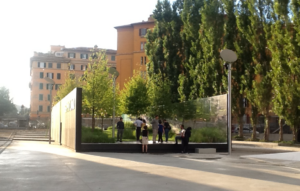 Immagini e videointervista dalla preview di Great Land, il progetto di Corte per lo YAP Maxxi 2015. Prati e colline per l’estate romana in Piazza Boetti