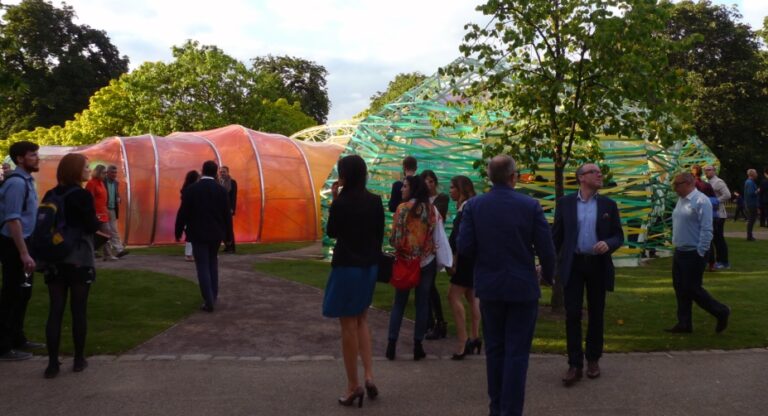 Il Serpentine Pavillion di SelgasCano foto Davide Sacconi e Raquel Drummond 20 Da Londra le immagini del Serpentine Pavillion 2015, firmato dallo studio spagnolo SelgasCano. Un'enorme stella marina sintetica poggiata sul prato di Hyde Park