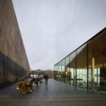 Il progetto per il Guggenheim di Helsinki di Moreau e Kusunoki © Bruno Levy Julien Weill 2 Moreau Kusunoki Architectes vince il concorso per il Guggenheim di Helsinki. Il duo franco-giapponese trionfa con un progetto di nove padiglioni in legno e vetro