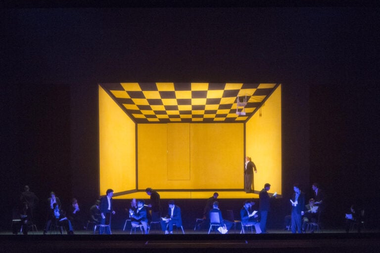 Il suono giallo Teatro Comunale Bologna foto Rocco Casalucci Testo di Vassilij Kandinskij, scene ed i costumi di Gianni Dessì. Al Teatro Comunale di Bologna va in scena Il Suono Giallo