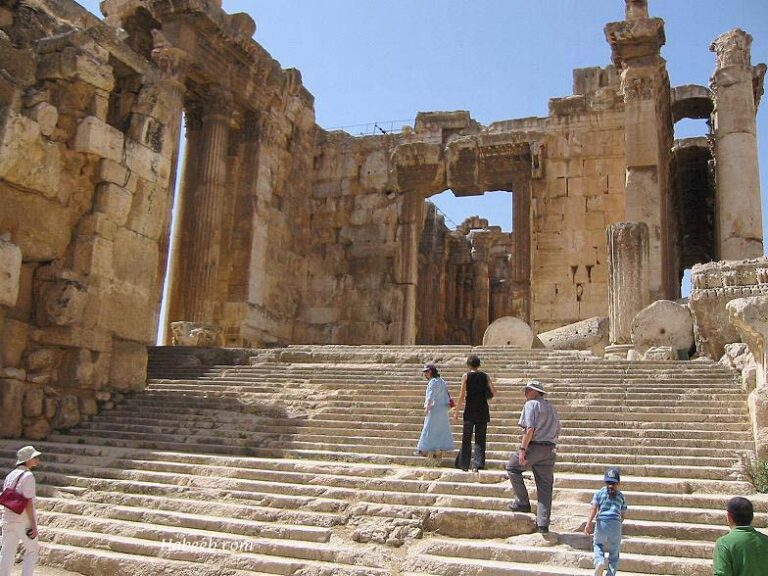 Il tempio di Bacco a Baalbeck Quando l'Unesco fa il suo lavoro a dovere. L'organismo scende in campo in Libano per proteggere i siti archeologici di Tiro e Baalbeck