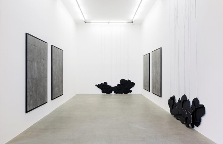 Latifa Echakhch - there’s tears - veduta della mostra presso la Galleria kaufmann repetto, Milano 2015 - photo Andrea Rossetti