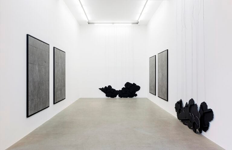 Latifa Echakhch - there’s tears - veduta della mostra presso la Galleria kaufmann repetto, Milano 2015 - photo Andrea Rossetti